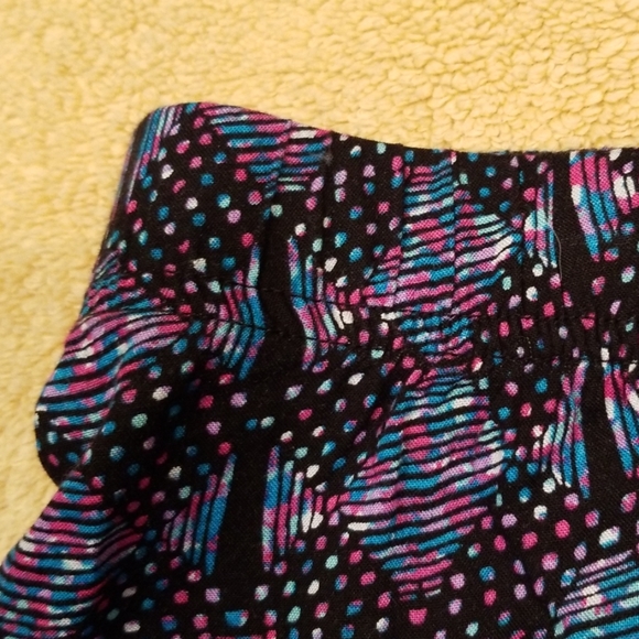 Decree Black, Pink and Teal Print Shorts in Size L - Picture 4 of 8